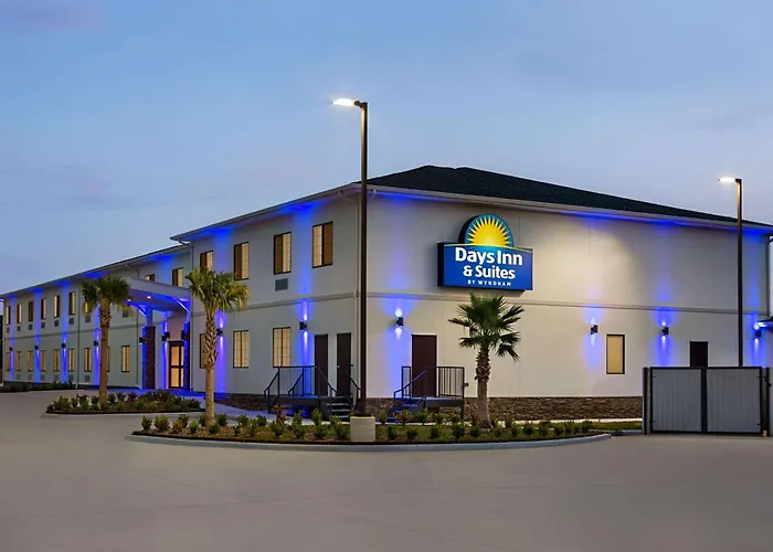 Days Inn & Suites By Wyndham Greater Tomball