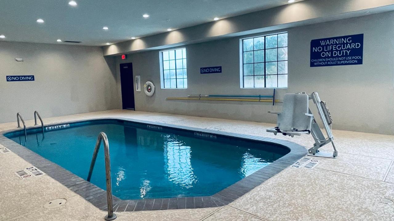 Days & By Wyndham Greater Hotel