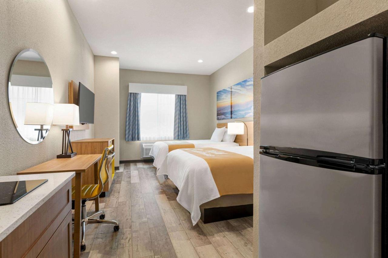 Days & By Wyndham Greater Hotel Tomball
