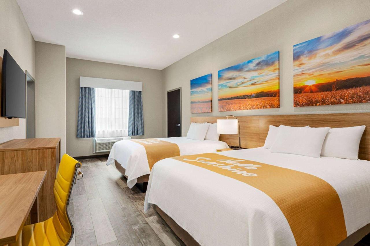 Days & By Wyndham Greater Hotel Tomball