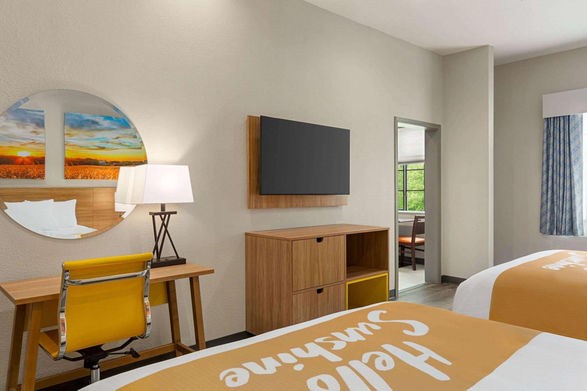 Hotel Days & By Wyndham Greater