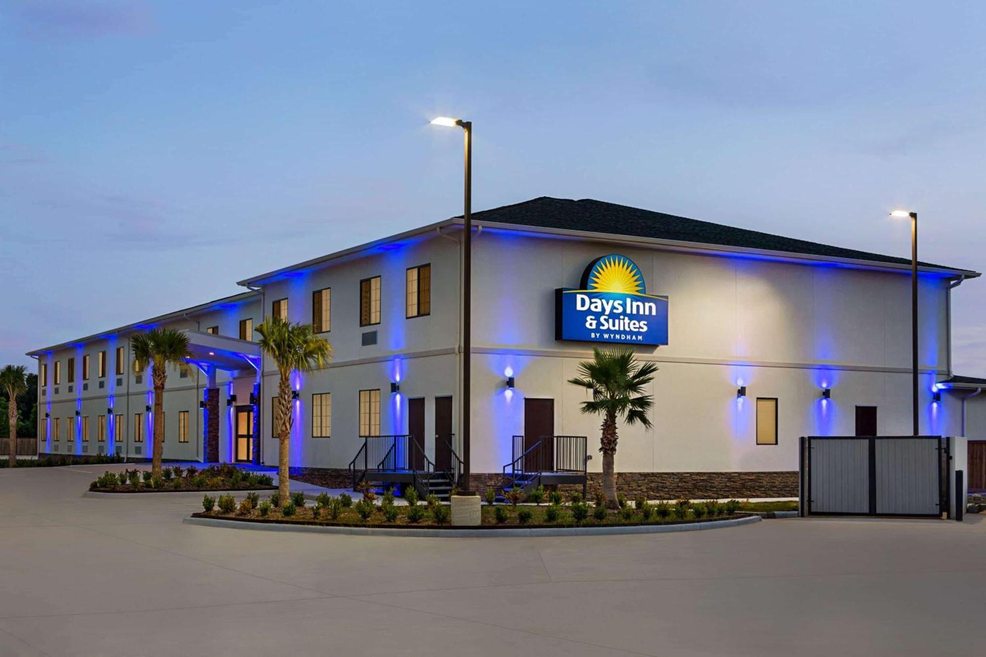 Days & By Wyndham Greater Hotel 2*