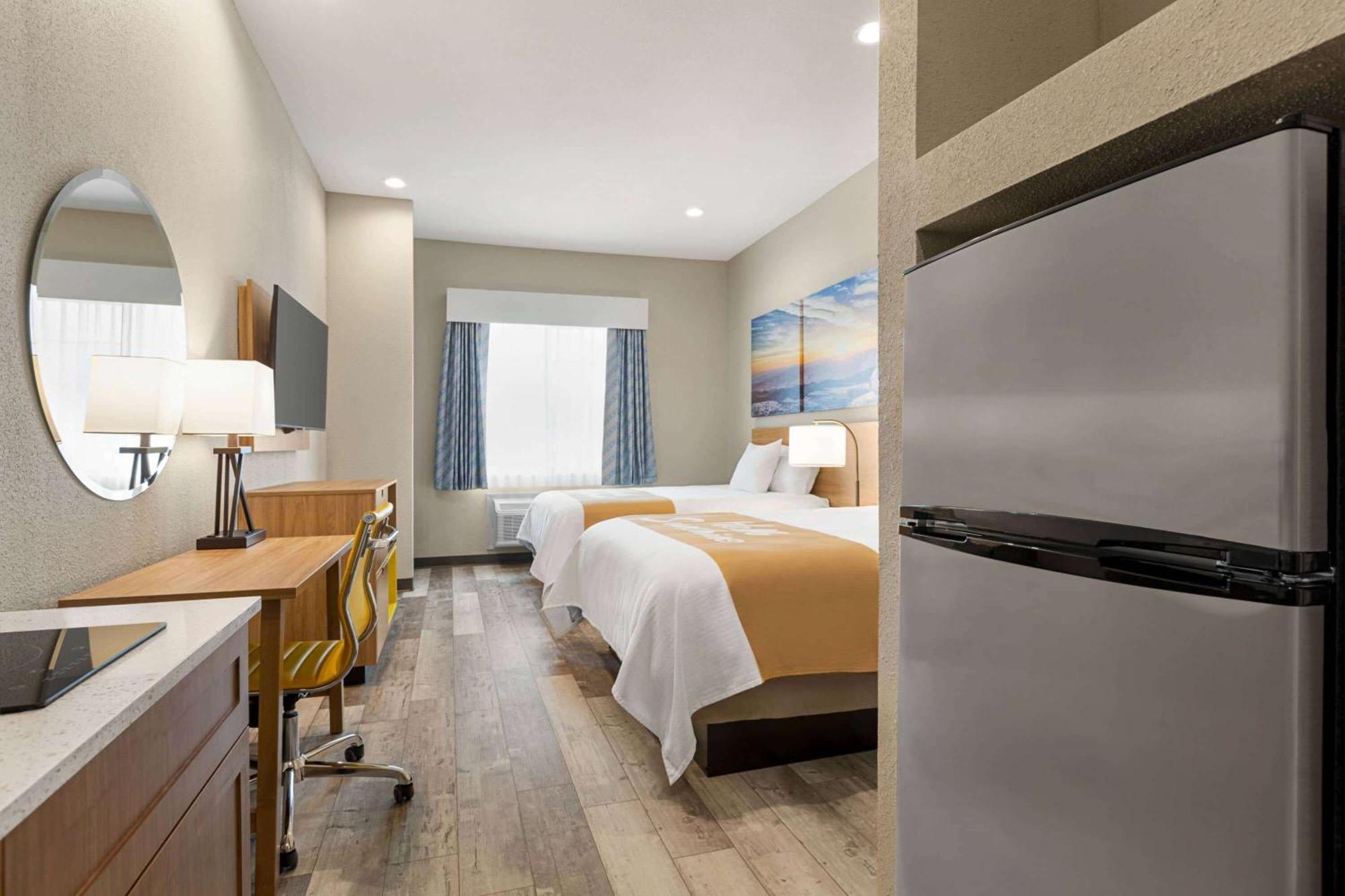 Days & By Wyndham Greater Hotel Tomball